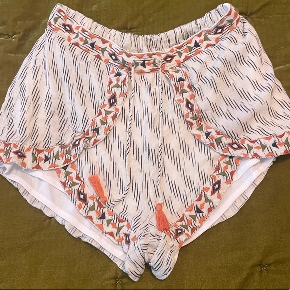 Drapey Boho Tassel High Waisted Shorts - Picture 5 of 5